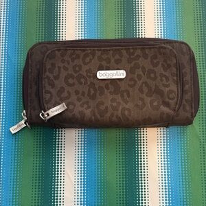 Baggallini Brown Leopard Print Zip Wallet